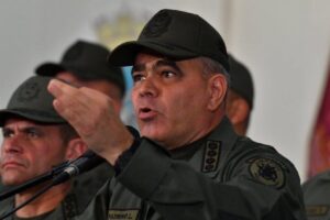 Padrino López activó "Plan Centella" para atender a la población ante apagón nacional