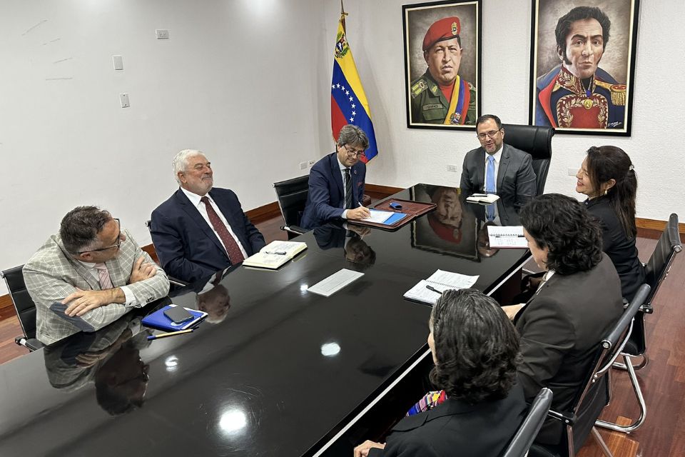 Panel de Expertos de la ONU entrega un informe provisional al CNE sobre presidenciales