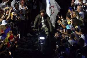 París cede el testigo olímpico a la utopía hollywoodiense de 2028