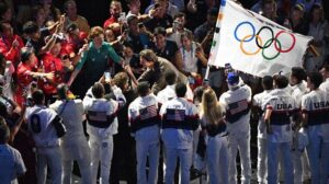 París despide los Juegos Olímpicos y cede el testigo a Los Ángeles