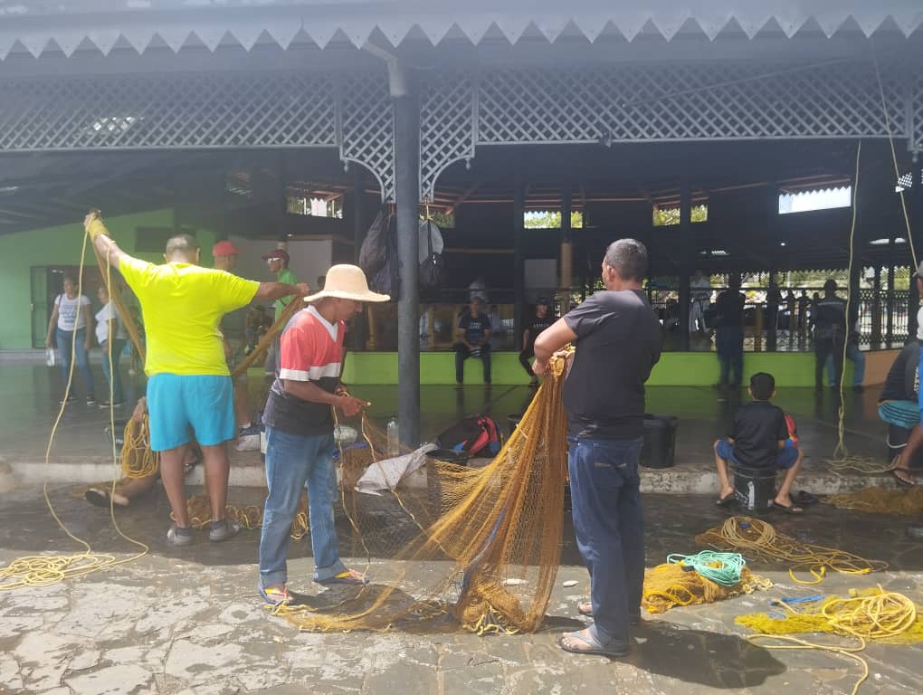 Pescadores desde el malecón: Este año es una bendición | Diario El Luchador