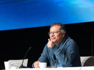 Petro defiende las inversiones forzosas como mecanismo para reactivar la producción | Crecimiento | Economía
