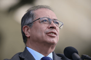 Petro pide que haya un acuerdo entre Maduro y la oposición para evitar "nuevo éxodo" y "guerra"