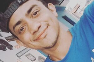 Piden atención médica urgente por diabetes para joven detenido Luis Alarcón