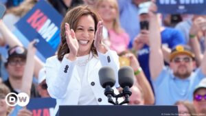 Por qué la risa de Kamala Harris es un arma secreta – DW – 13/08/2024