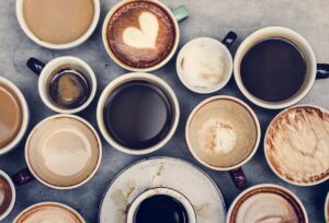 Por qué no debes tomar café después de comer, pero sí al levantarte