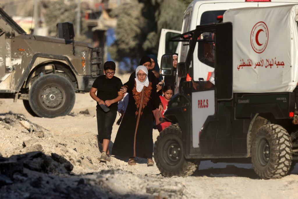 Programa Mundial de Alimentos suspende los movimientos de su personal en Gaza por disparos a vehículo - AlbertoNews