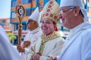 Puerto Cabello recibe con los brazos abiertos a su nuevo obispo José Antonio Da Conceicao