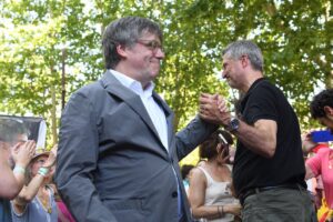 Puigdemont anuncia que ha iniciado su regreso a Cataluña