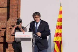 Puigdemont critica una operación para el "aislamiento y estigmatización" del independentismo
