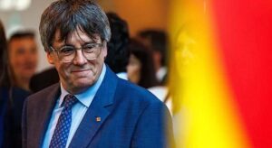 Puigdemont volverá para la investidura aunque ve su detención como "una posibilidad real" tras el pacto PSC-ERC