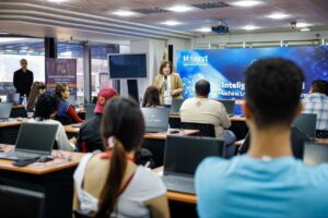 Realizan curso teórico práctico sobre Inteligencia Artificial