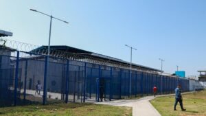 Recluso de la cárcel de Ternera, en Cartagena, fue asesinado por otro preso, con una tapa de alcantarilla