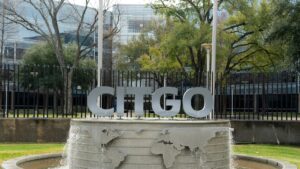Refinador respaldado por Icahn y grupo de acreedores compiten en subasta de Citgo