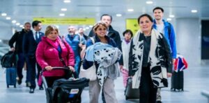 Regresan a Chile los primeros 20 funcionarios de Venezuela