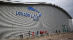 Reino Unido embarga a Aena el aeropuerto de Londres por los recortes a las renovables
