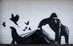 Retiran la pintura del artista callejero Banksy en el Zoo de Londres para "salvaguardarla" - AlbertoNews