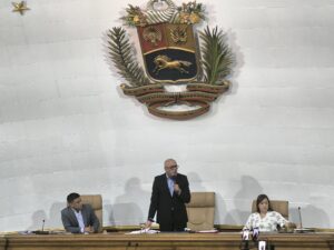 Rodríguez propone reformar leyes electorales para que misiones del Centro Carter y ONU no puedan regresar