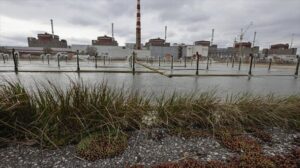 Rusia y Ucrania se acusan mutuamente de originar un incendio en la central nuclear de Zaporiyia