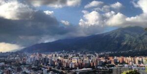 Se espera nubosidad y lluvias en el país este viernes