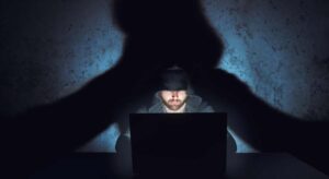 Seis años de cárcel por hackear una base de datos para fingir su muerte y evitar pagar la manutención de sus hijos