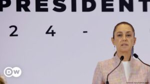 Sheinbaum recibe constancia como presidenta electa de México – DW – 15/08/2024