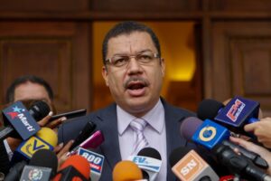 Simón Calzadilla reitera que el CNE aún no entrega resultados completos de la elección presidencial