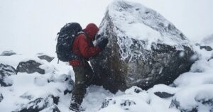 Sobrevivió 43 días perdido en el Himalaya: el error que pudo ser fatal y los métodos que llegó a pensar para dejarse morir