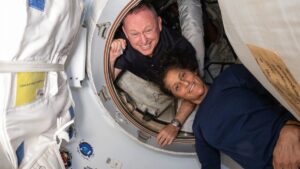 SpaceX traerá de vuelta en 2025 a los astronautas del Starliner de Boeing que quedaron atrapados en el espacio