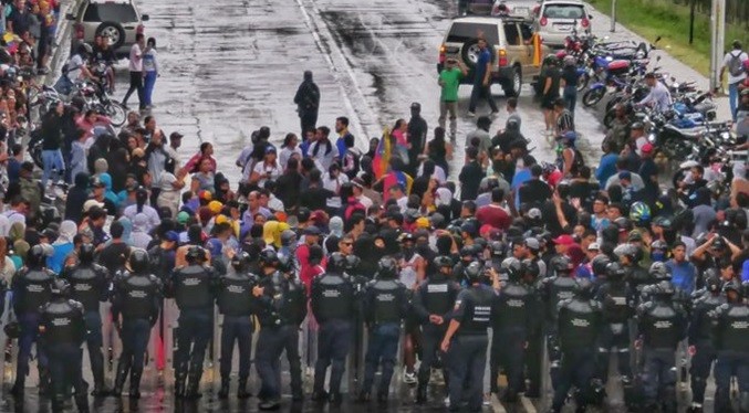 Suben a 24 los muertos durante protestas en el país