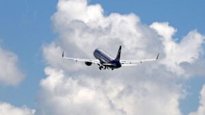 Suspensión aérea con Perú, República Dominicana y Panamá afectó a 96 vuelos desde Venezuela
