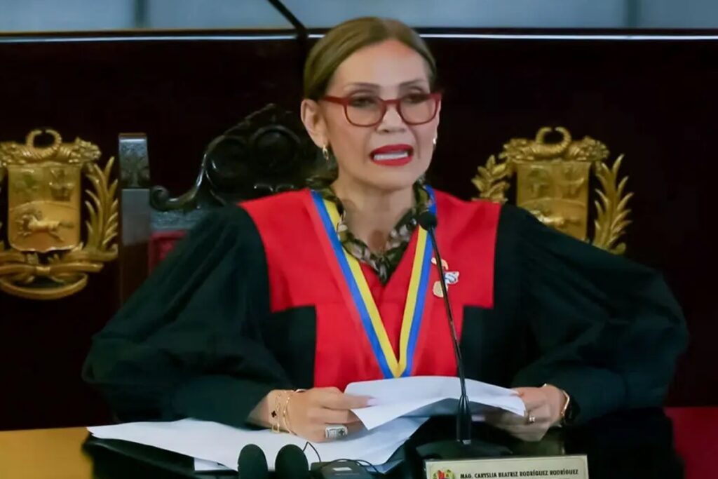 TSJ: Boletines del CNE respaldan actas de las máquinas y Maduro resultó electo 