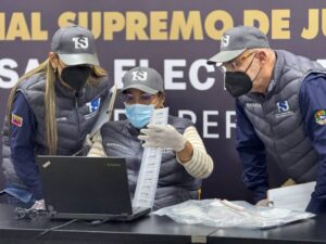 TSJ continúa con el peritaje de las actas