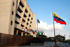 TSJ ordena peritaje de actas que consignó el CNE