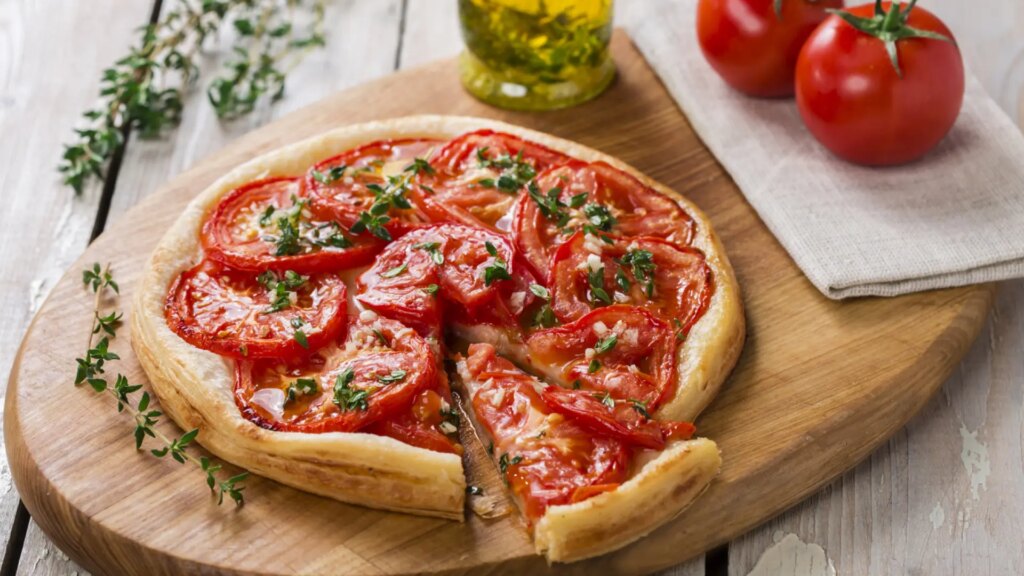 Tarta salada de tomate y queso, una receta muy fácil y rica por poco dinero