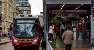 Transmilenio reabre estaciones Las Aguas y Museo de Oro en el centro de Bogotá