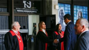 Tribunal Supremo convalida resultados que dieron a Maduro ganador de las elecciones; oposición rechaza sentencia