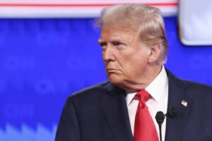 Trump dice que espera "ansioso" debates presidenciales y que Harris rehúye conferencias - AlbertoNews