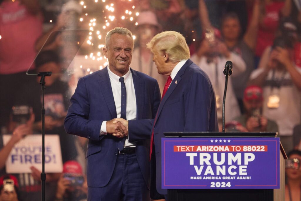 Trump incluye a Robert F. Kennedy Jr. en su equipo de transición presidencial