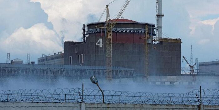 Ucrania denuncia chantaje por parte de Rusia tras incendio en central nuclear de Zaporiyia - AlbertoNews