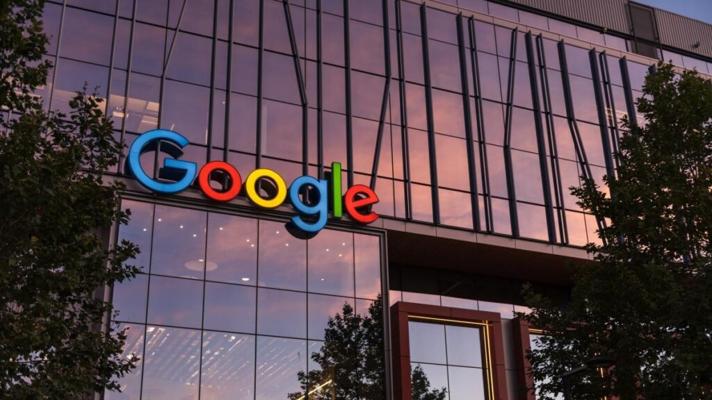 Un trabajador de Google se ahorro el 90 % de su salario al vivir en el parqueadero de la empresa