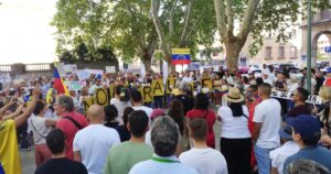 Una manifestación en Pamplona rechaza el "fraude" en los comicios venezolanos y reclama la victoria de Edmundo González