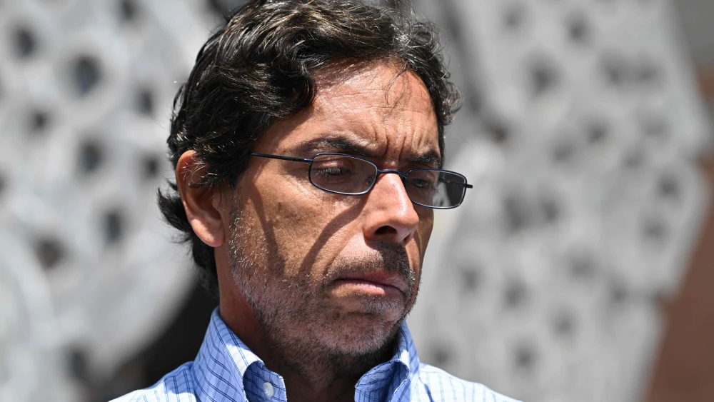 Uno de los médicos acusado por la muerte de Matthew Perry acepta declararse culpable - AlbertoNews