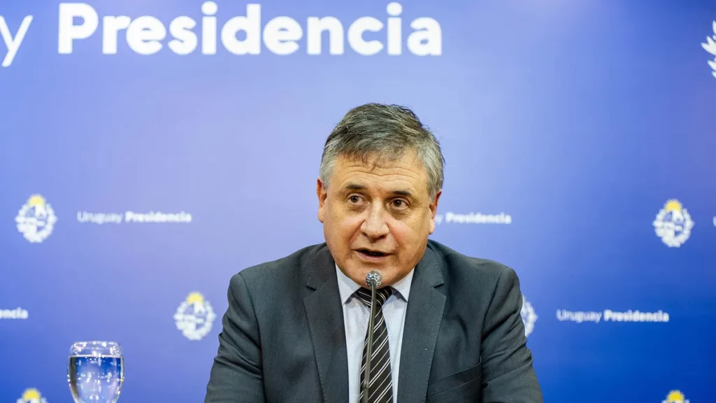 Uruguay no avala dictamen del TSJ que ratifica elección de Maduro