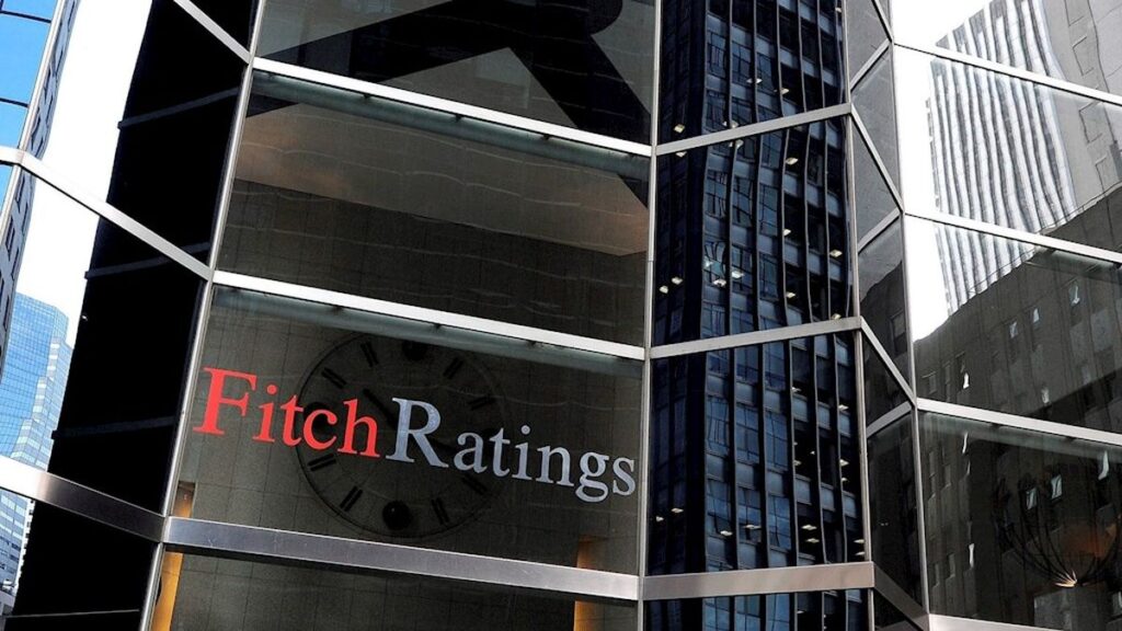Uruguay se aleja de cumplir su meta fiscal, señala Fitch