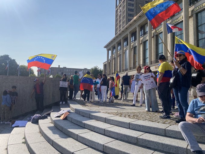 Venezolanos en París y en 10 ciudades francesas manifiestan por el respeto a la soberanía popular - AlbertoNews
