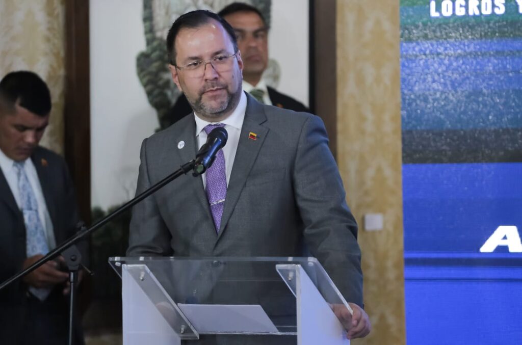 Venezuela acusa a Chile de arrodillarse a "los desmanes de la ultraderecha"