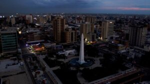 Venezuela restituye servicio eléctrico aunque con fallas