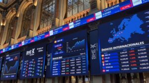 Wall Street abrió con leves pérdidas después de la jornada de caos en las bolsas