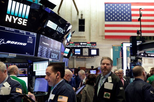 Wall Street cerró en rojo con el Nasdaq registrando pérdidas por encima del 1%